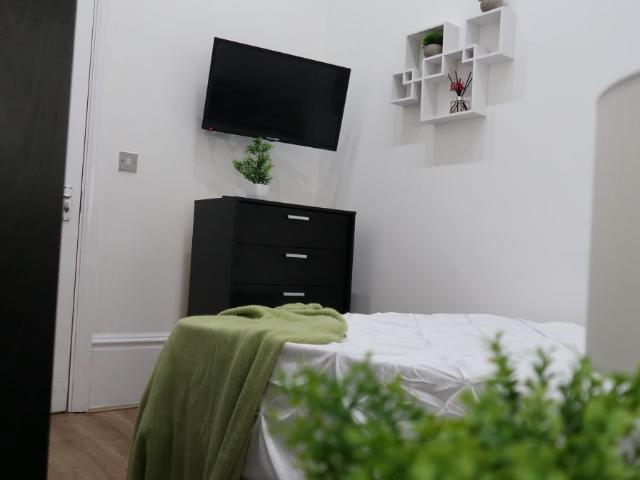 Room for rent in Calderstones
