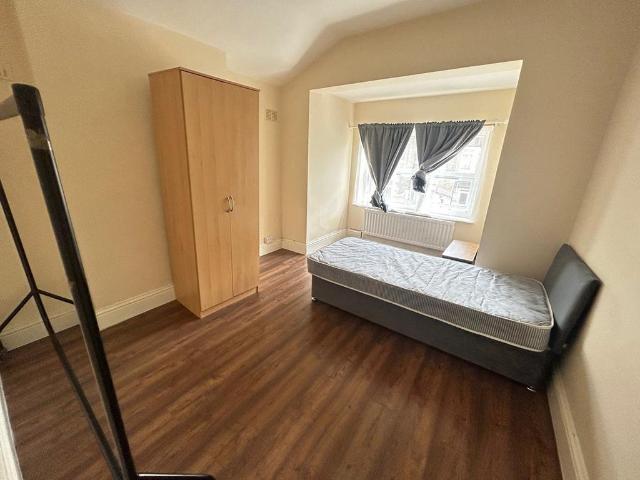 House for rent in London Borough of Croydon, Greater London