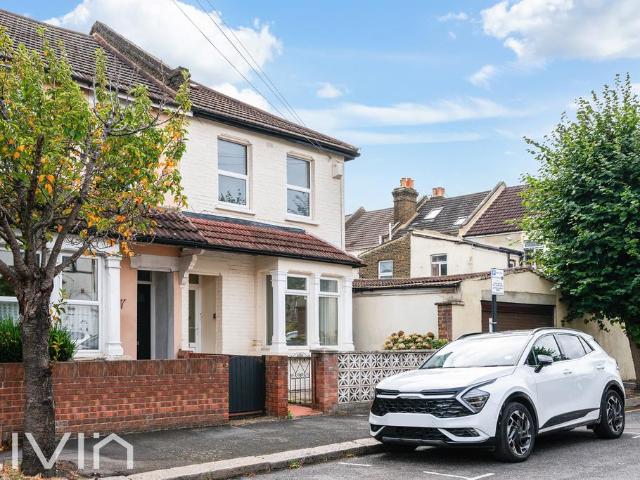 House for rent in London Borough of Croydon, Greater London