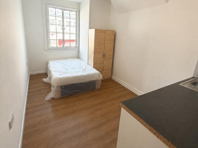 Studio for rent in London Borough of Croydon, Greater London
