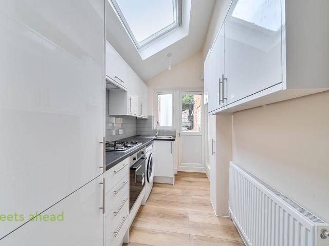 Apartment for rent in Elmers End, Greater London