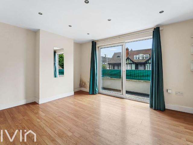 Studio for rent in Beddington, Greater London