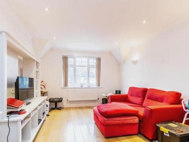 House for sale in Hillview, Surrey