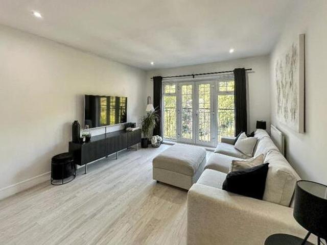 House for sale in Hillview, Surrey