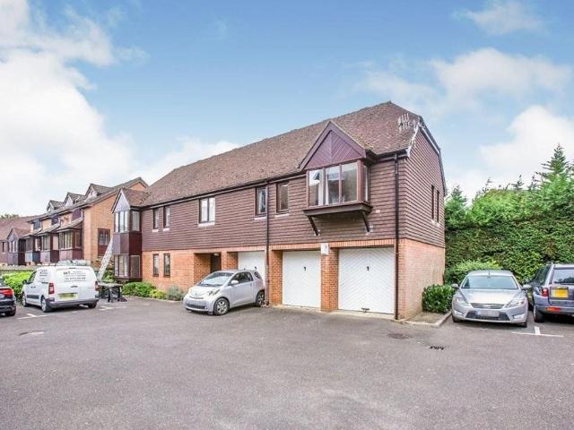 Apartment for rent in Red Hill, Surrey