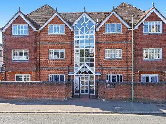 Apartment for rent in Red Hill, Surrey