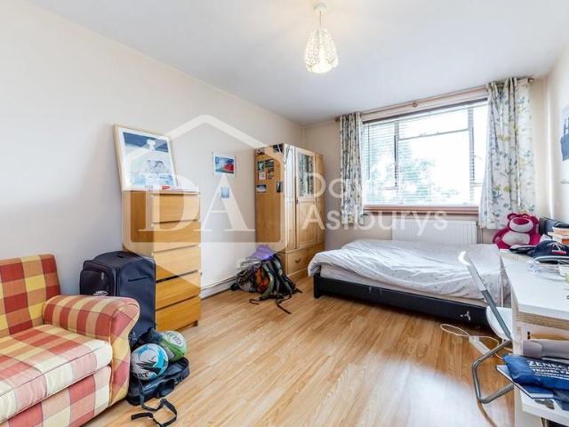 House for rent in Barnsbury, Greater London