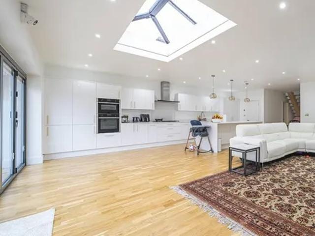 House for rent in Kingsbury, Greater London