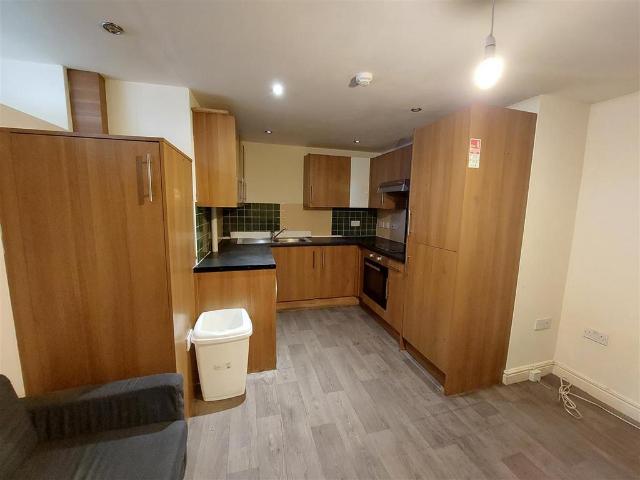 Apartment for rent in Plasnewydd, Falcon Lodge