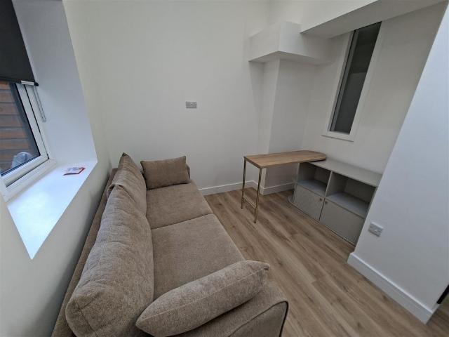 Apartment for rent in Falcon Lodge, Wales