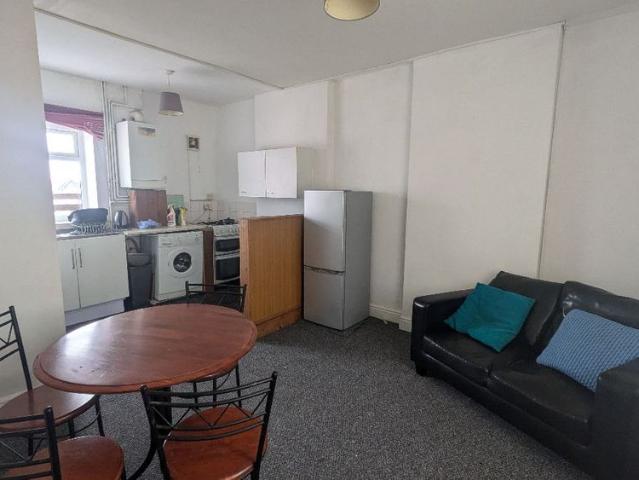 House for rent in Plasnewydd, Falcon Lodge