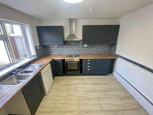 Apartment for rent in Mynyddbach, Nangreaves