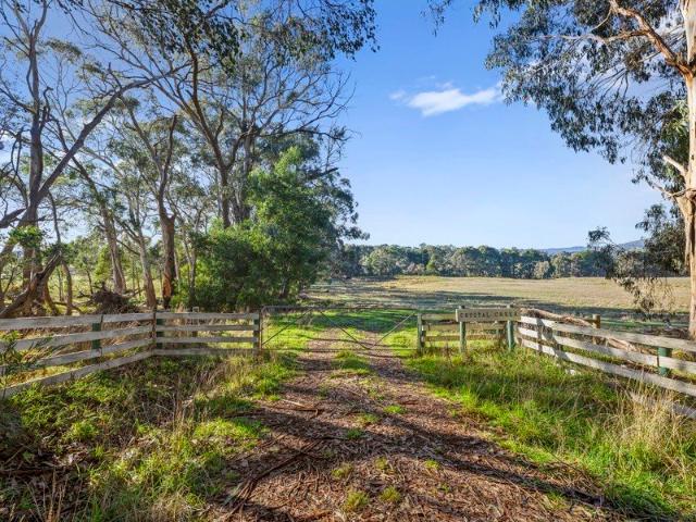 Cottage for sale in Victoria