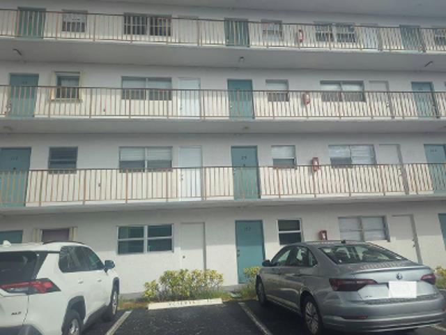 Condo for sale in Crystal Lake, Deerfield Beach