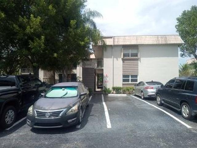 Condo for sale in Oakland Park, Florida