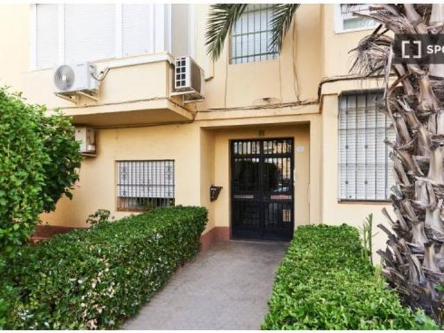 Piso en alquiler en Los Remedios, Sevilla