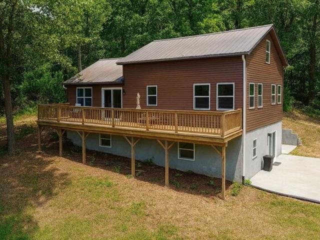 House for sale in Waverly