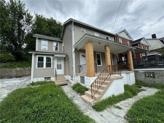 House for sale in Carnegie