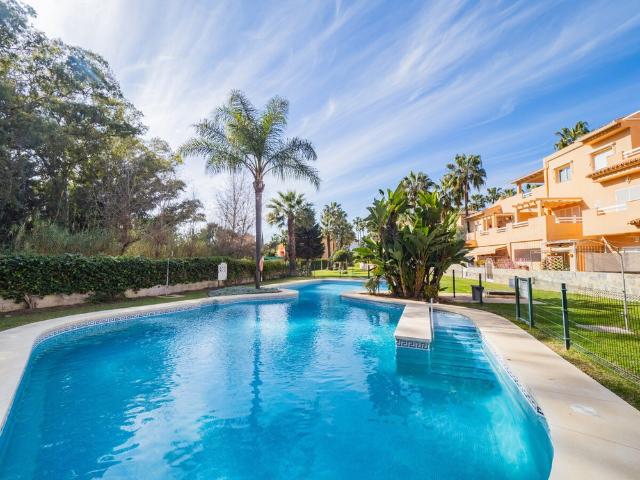 Apartamento en alquiler en Artola, Costa del Sol Occidental
