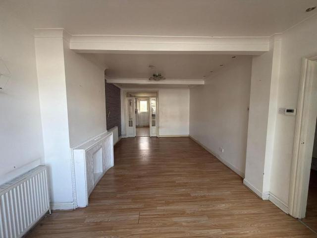 House for rent in Ponders End, Greater London