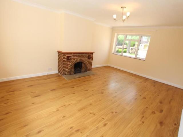 House for rent in West End, Heol-las