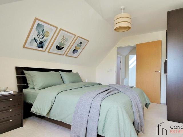 House for rent in Stoneleigh, Ewell