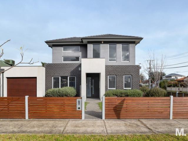 Townhouse for sale in Camerons Creek, Victoria