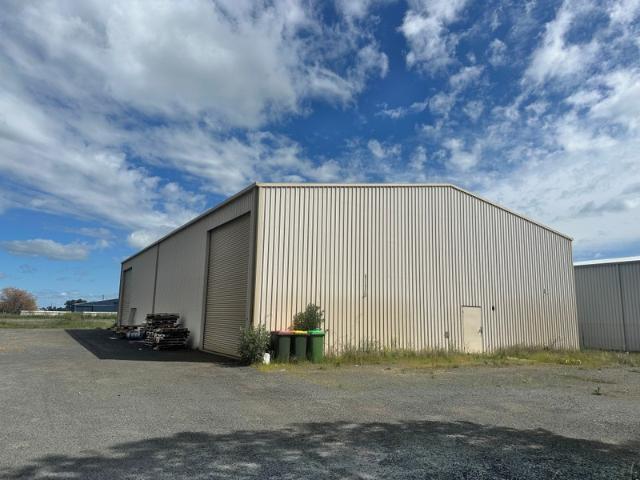 Warehouse for rent in Culcairn, New South Wales