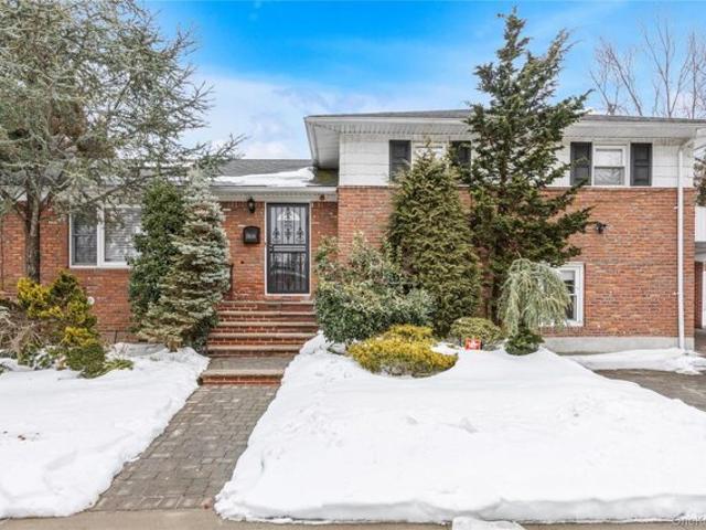 House for sale in Queens, Arverne