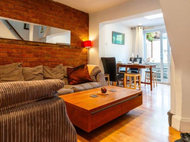 Townhouse for rent in Newent, Bromsberrow Heath