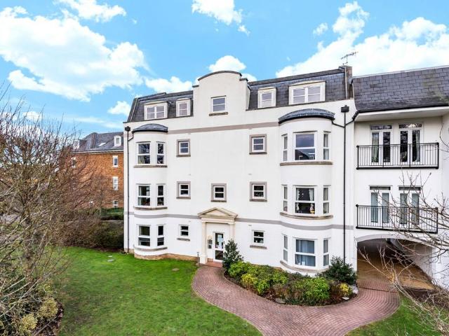 Apartment for rent in St James, Sandown Park