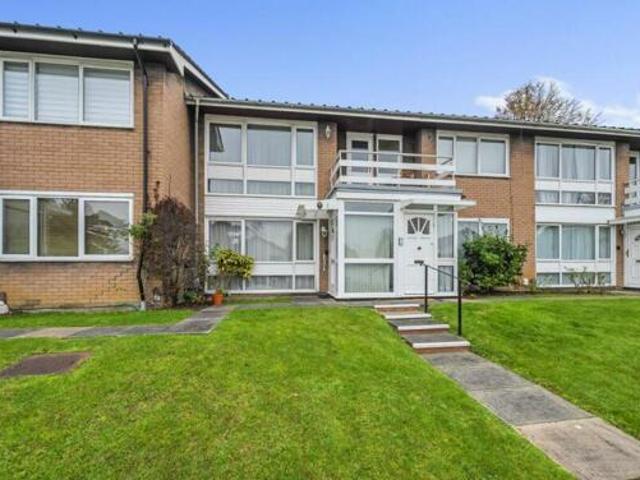 House for sale in Little Stanmore, Greater London