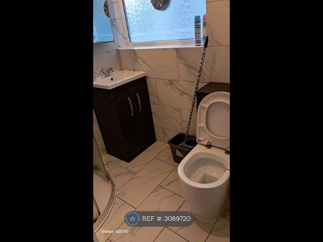 Room for rent in London Borough of Sutton, Greater London