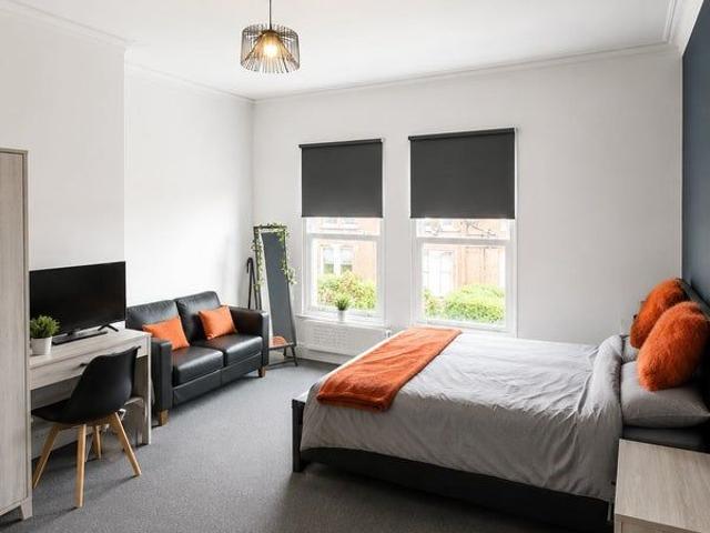 Room for rent in Calderstones