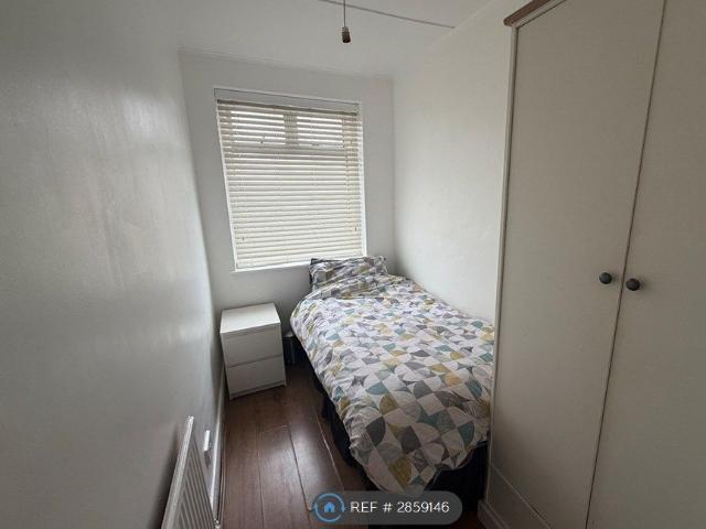 Room for rent in Falconwood, Greater London