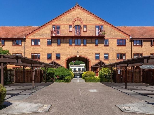 Apartment for rent in Spike Island, Feckenham