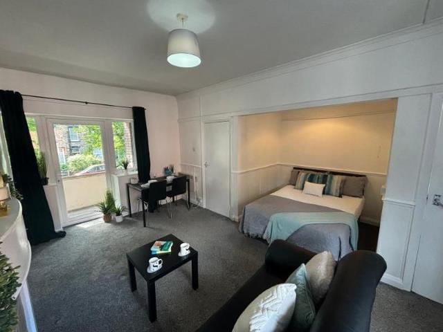 Studio for rent in Headingley Hill, Headingley