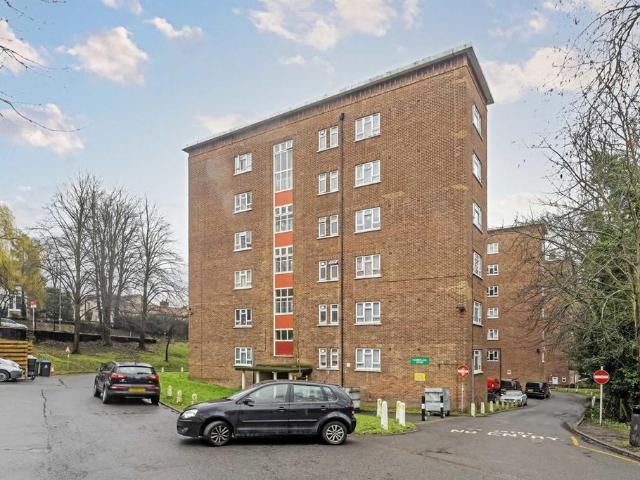 Apartment for rent in Royal Borough of Kingston upon Thames, Greater London