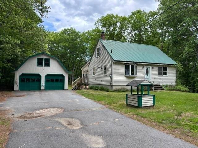 House for sale in Cumberland Center, Maine