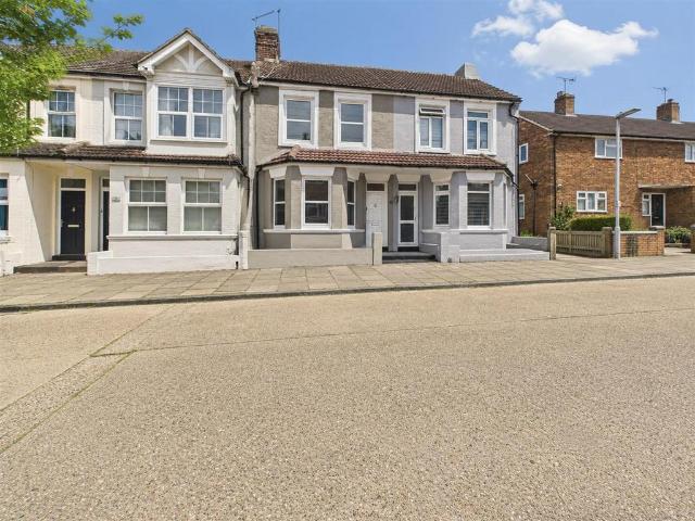 House for rent in Sidley, Heathlands