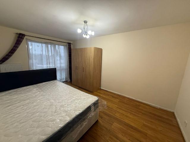 Room for rent in London Borough of Ealing, Hanwell