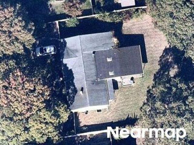 House for sale in Mastic