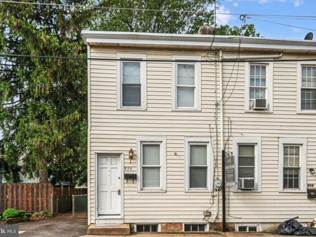 House for sale in Gloucester City