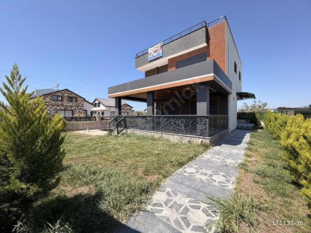 Dikili, İzmir içerisinde satılık Villa