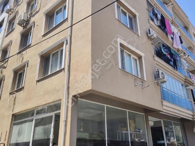 Karşiyaka, İzmir içerisinde satılık mülk