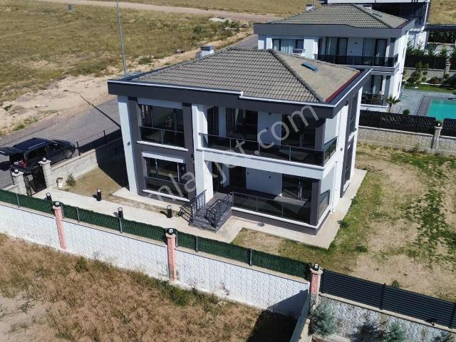 Toki 5, Aksaray Merkez içerisinde satılık Villa