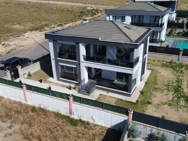 Toki 5, Aksaray Merkez içerisinde satılık Villa