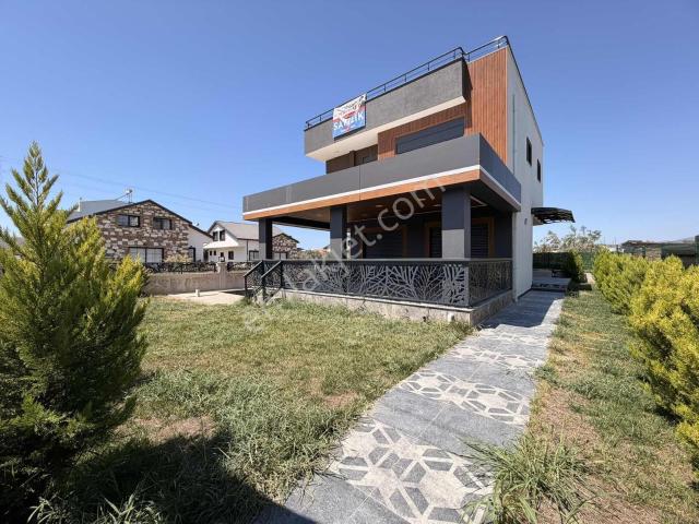 Dikili, İzmir içerisinde satılık Villa