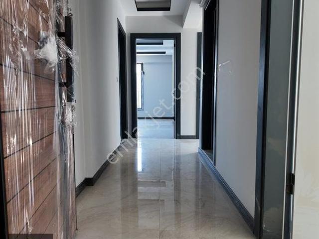 Akhisar, Manisa içerisinde satılık mülk