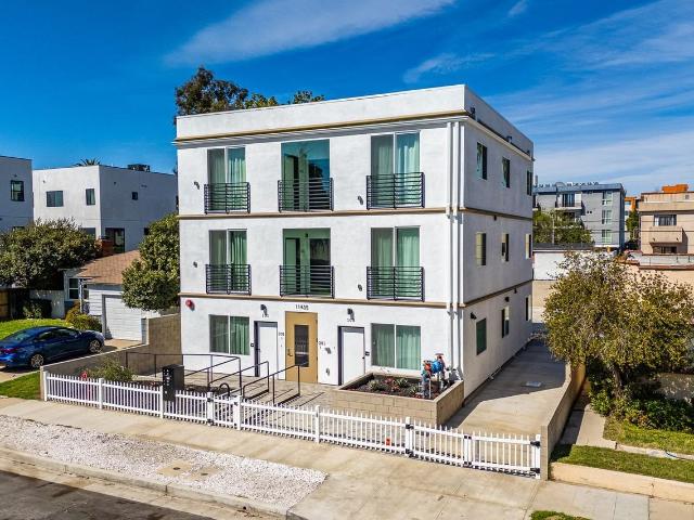 Apartment for rent in North Hollywood Neighborhood Council District, Canoga Park